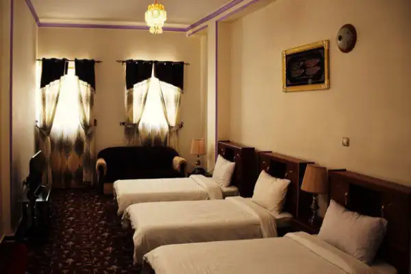 اتاق سه تخته هتل فردوس